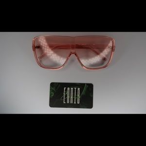 **NEVER WORN** luxury rounded oversized women sunglasses